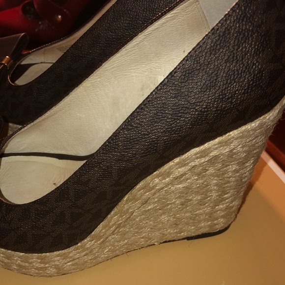 Michael Korda | High heel wedge - Picture 3 of 4